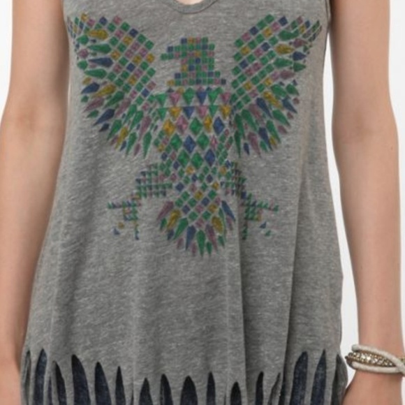 TRULY MADLY DEEPLY // grey eagle fringe tank top - Picture 3 of 8